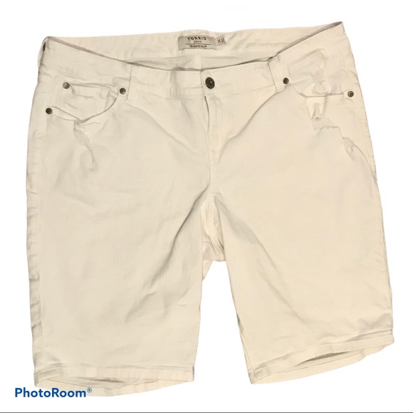 white distressed bermuda shorts